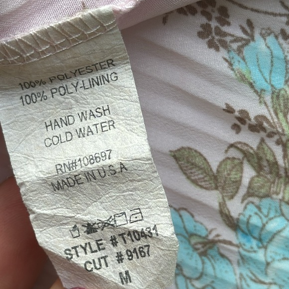 Pink Lipslide Floral Button up Top - Picture 7 of 9